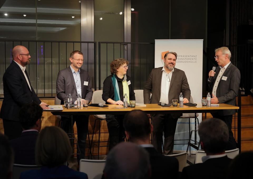 Parlamentarischer Abend in Präsenz mit den Baupolitikern/-innen Anja Liebert (Bündnis90/Die Grünen), Bernhard Daldrup (SPD), Dr. Jan-Marco Luczak (CDU/CSU) und Daniel Föst (FDP)